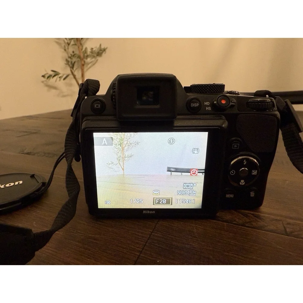 Nikon Coolpix P100 Camera 10.3MP 26x Opt Zoom w/ 2 Batteries Charger Cord Case